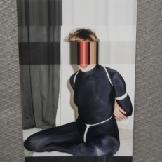 P1900837