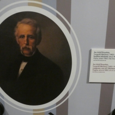 P2050237