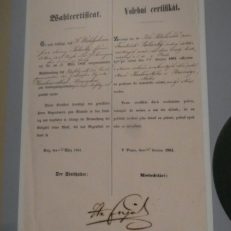 P2050281