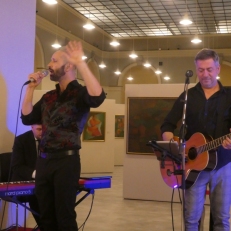 P2050988