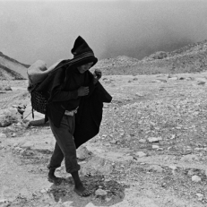 Nosič, Nepál 1973 © Petr Sirotek.jpeg